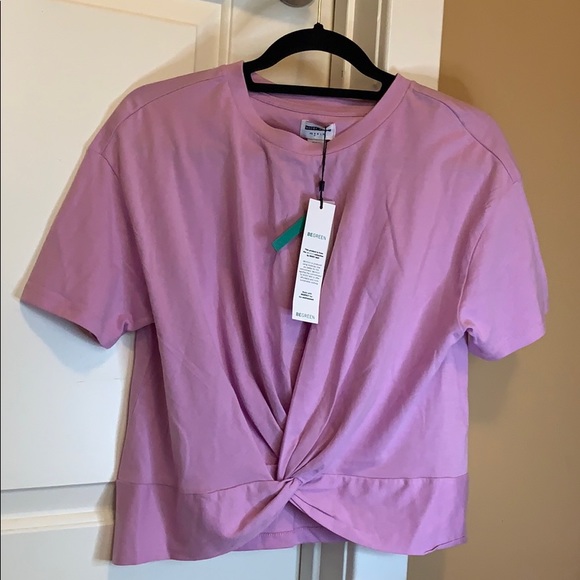 Lavander tee shirt with a tie on the front! - Picture 1 of 3